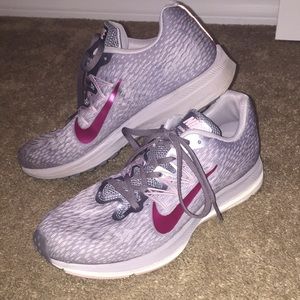 EUC Nike Zoom Winflo 5 running shoes women’s 9.5